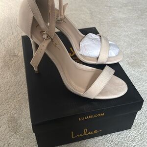 NEW Lulu’s Taylor Natural Suede Ankle Strap Heels Size 6